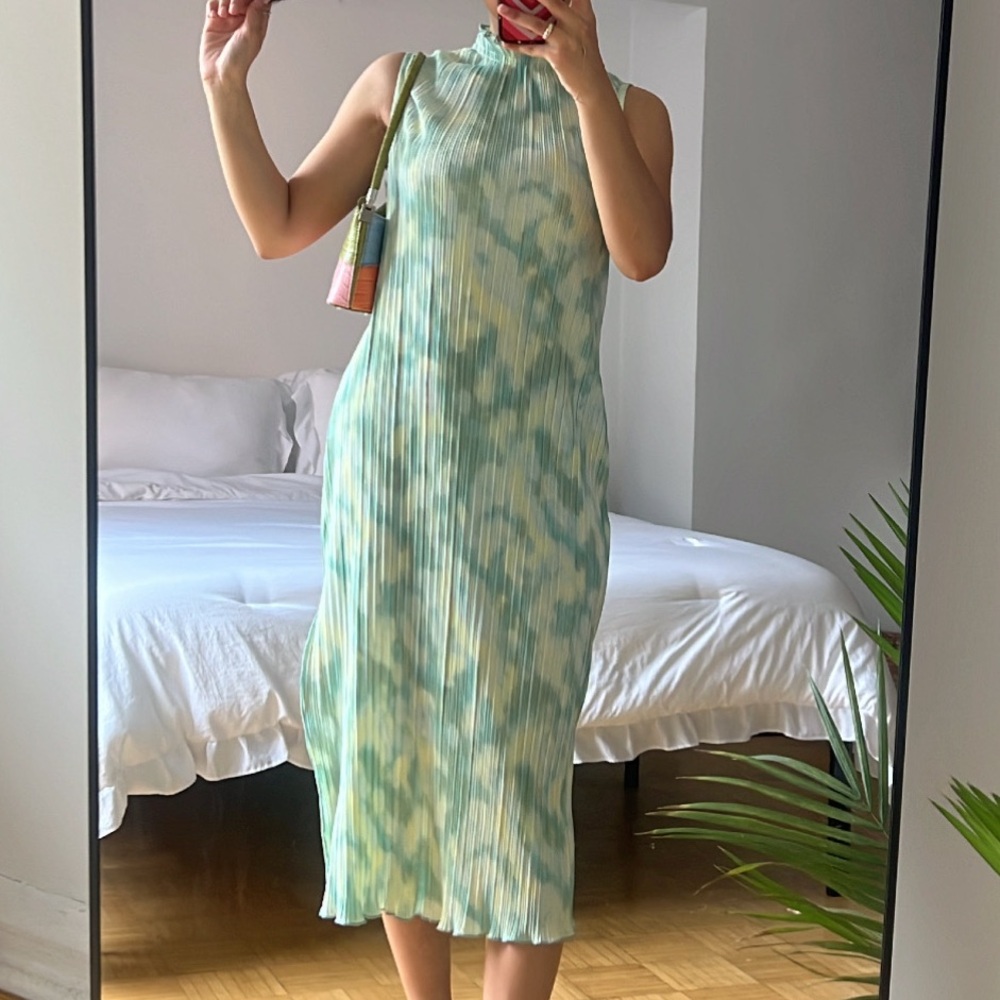 Elegant Green Patterned Dress